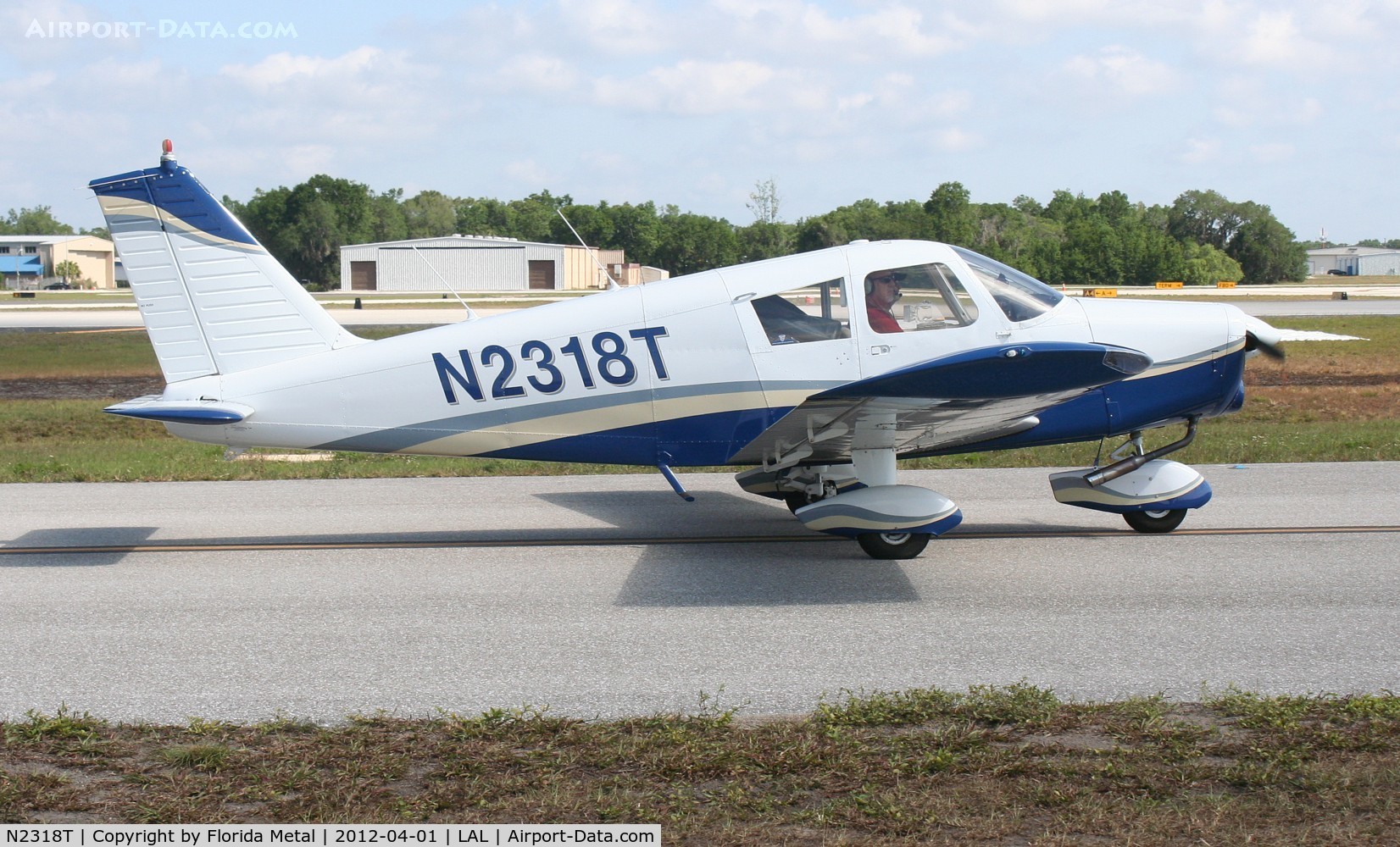 N2318T, 1971 Piper PA-28-140 Cherokee C/N 28-7125567, Pa-28-140