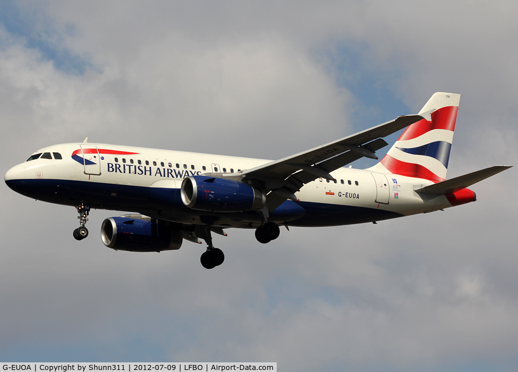 G-EUOA, 2001 Airbus A319-131 C/N 1513, Landing rwy 32L with additional Olympic Game sticker...