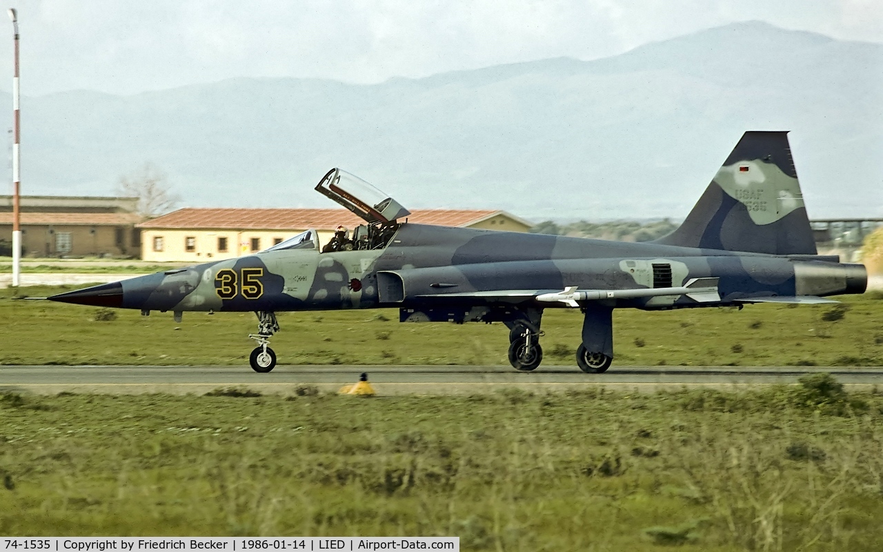 74-1535, 1976 Northrop F-5E Tiger II C/N R.1193, taxying back to the flightline