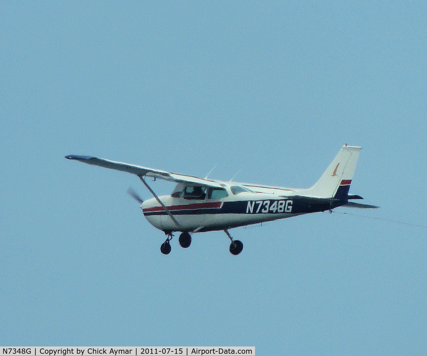N7348G, 1970 Cessna 172K Skyhawk C/N 17259048, Pulling banners over Long Beach Island 7/16/12