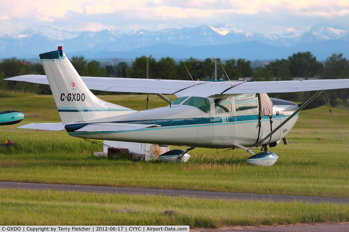 C-GXDO, 1962 Cessna 182E Skylane C/N 18253855, at Calgary