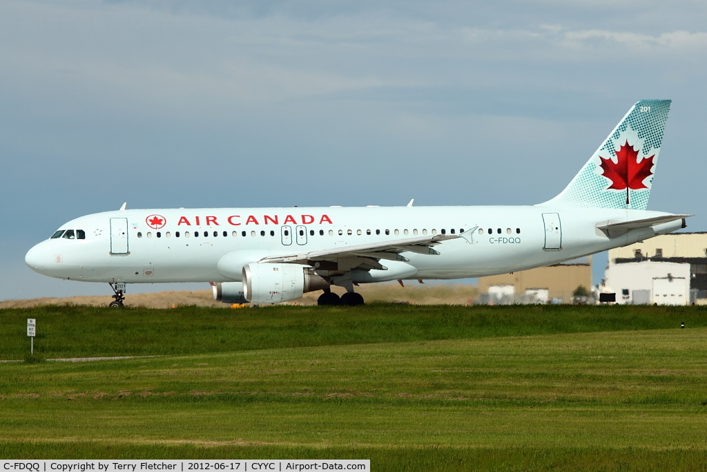 C-FDQQ, 1990 Airbus A320-211 C/N 059, at Calgary