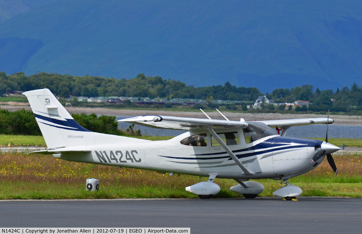 N1424C, 2005 Cessna 182T Skylane C/N 18281610, Seen at Oban ( Connel) airport.