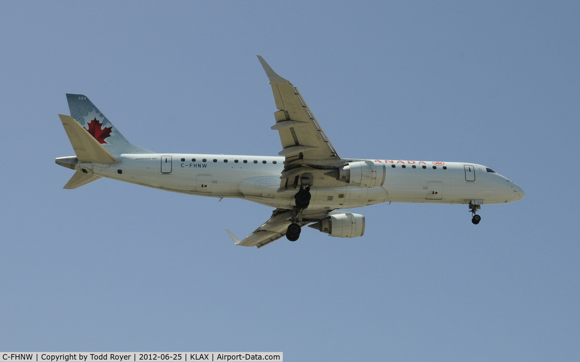 C-FHNW, 2007 Embraer 190AR (ERJ-190-100IGW) C/N 19000077, Arriving at LAX on 24R