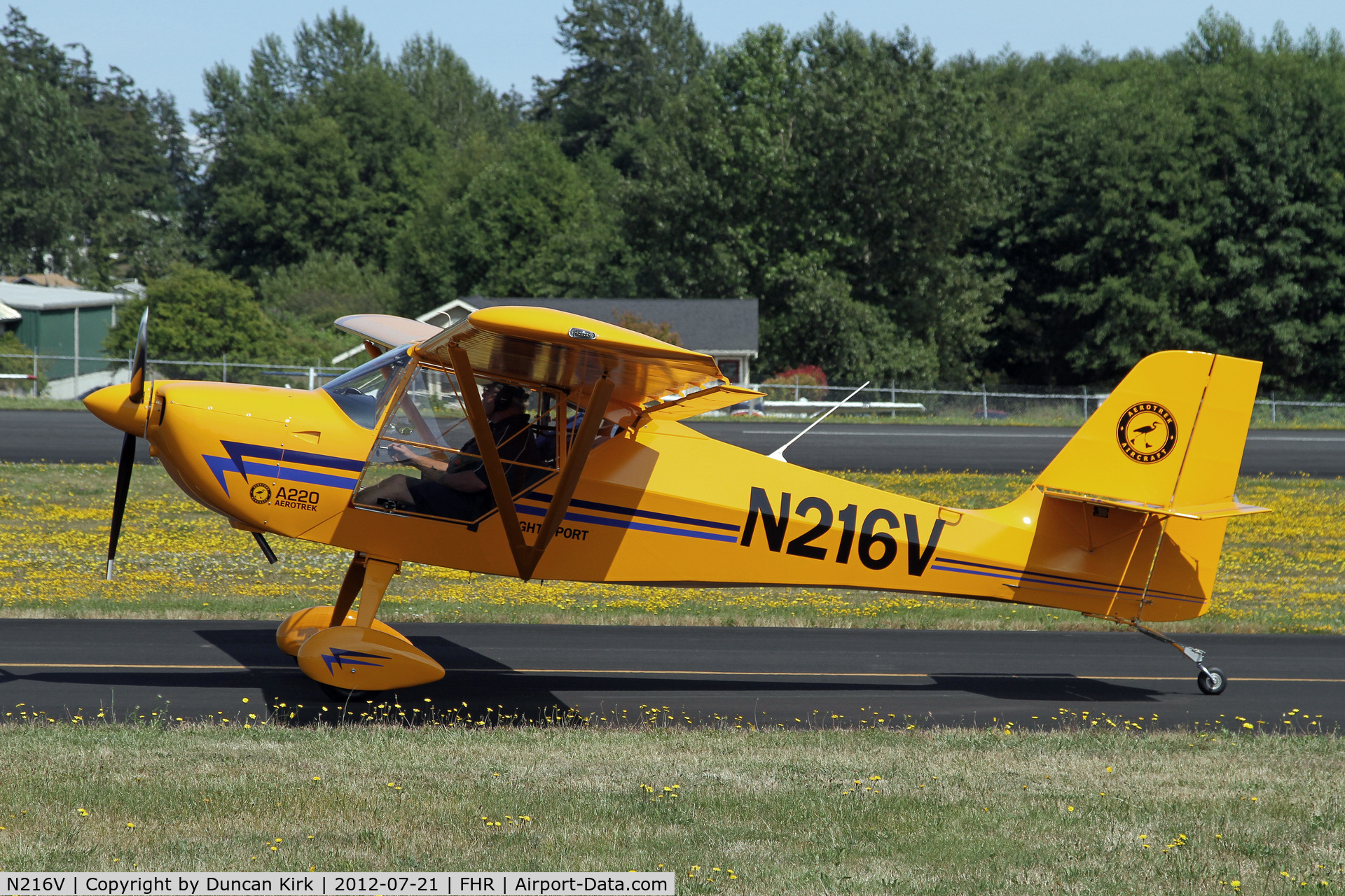 N216V, 2012 Aeropro CZ A220 C/N 35212, A static show participant