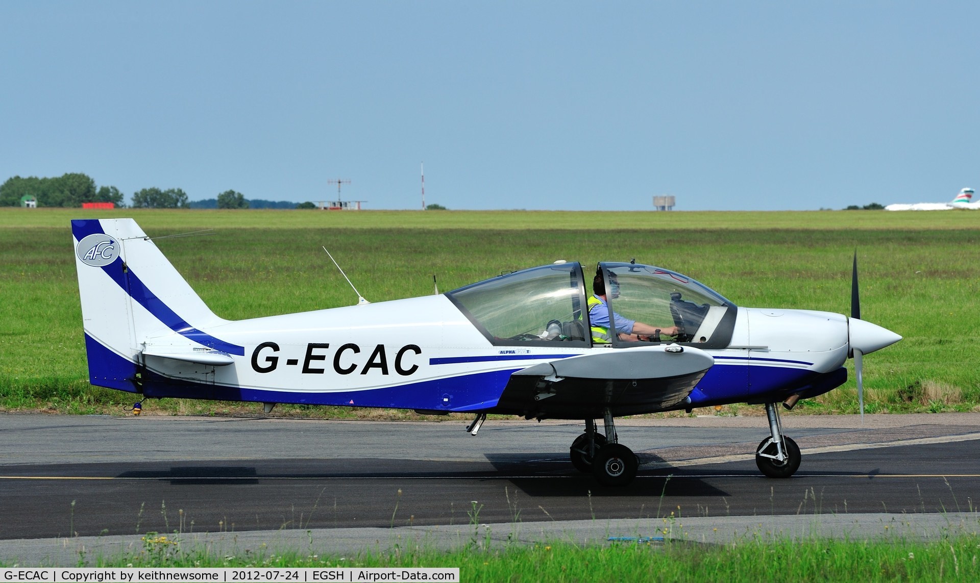 G-ECAC, 2007 Robin R-2120U Alpha C/N 120T-0001, Student pilot about to leave !