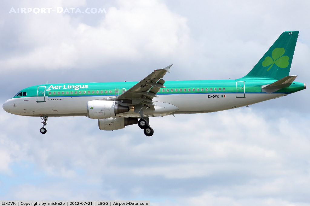 EI-DVK, 2011 Airbus A320-214 C/N 4572, Landing in 03