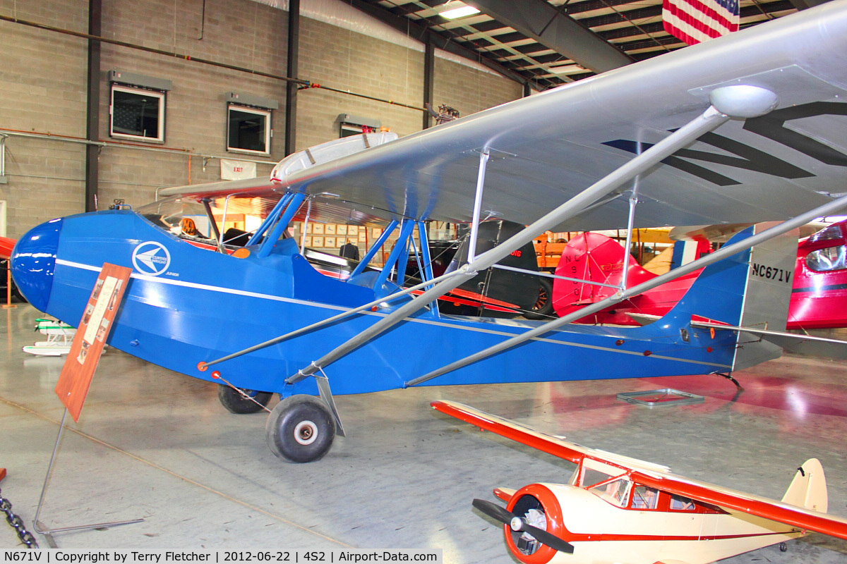 N671V, Curtiss-Wright JR CW1 C/N 1052, at Western Antique Aeroplane and Automobile Museum at Hood River, Oregon