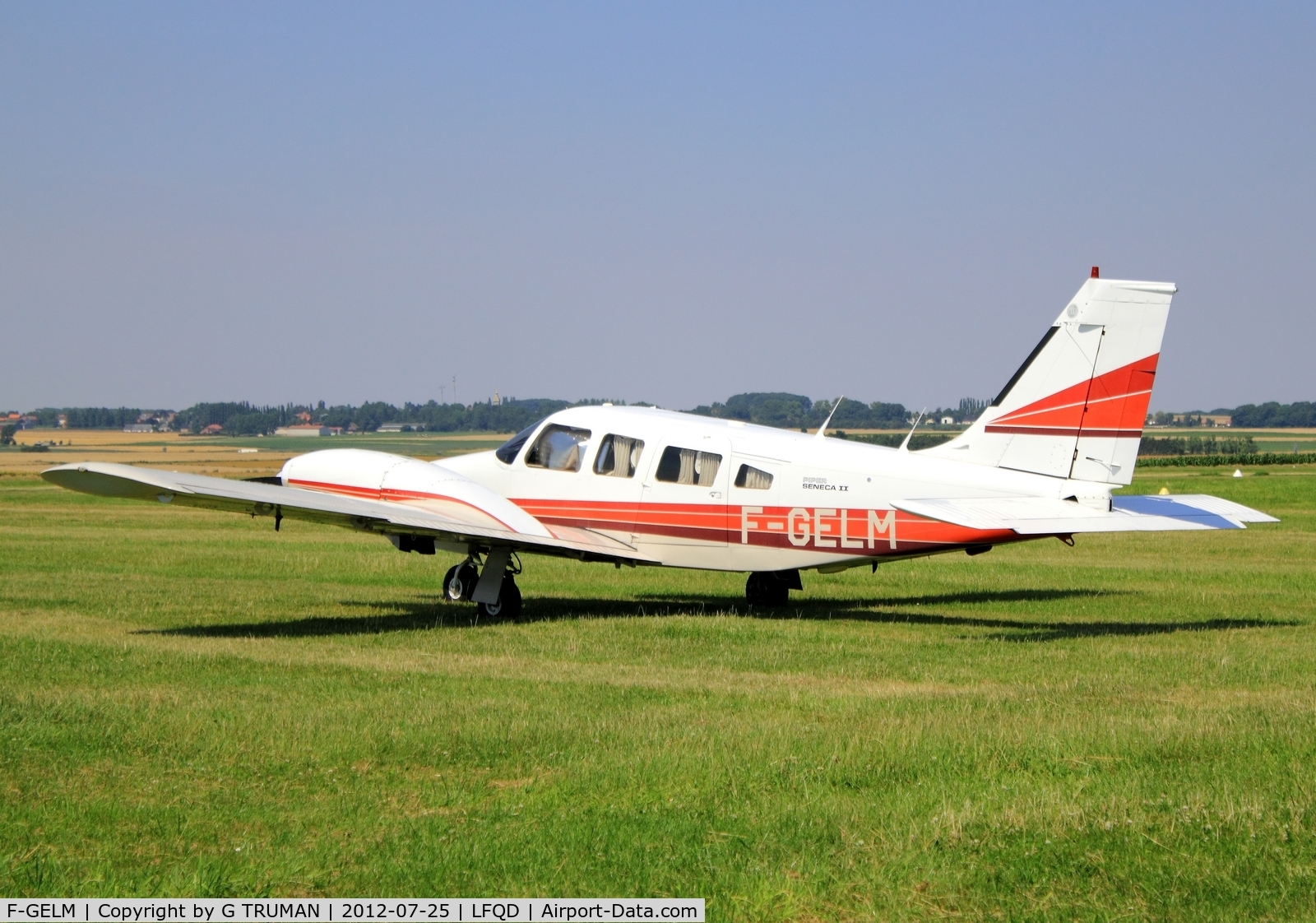 F-GELM, Piper PA-34-200T C/N 34-7870040, Visiting Arras in the baking sunshine