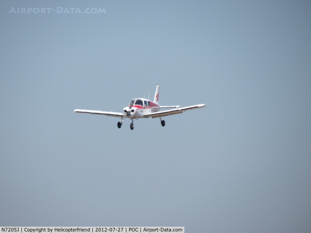 N7205J, 1968 Piper PA-28-140 C/N 28-24537, On final for 26L