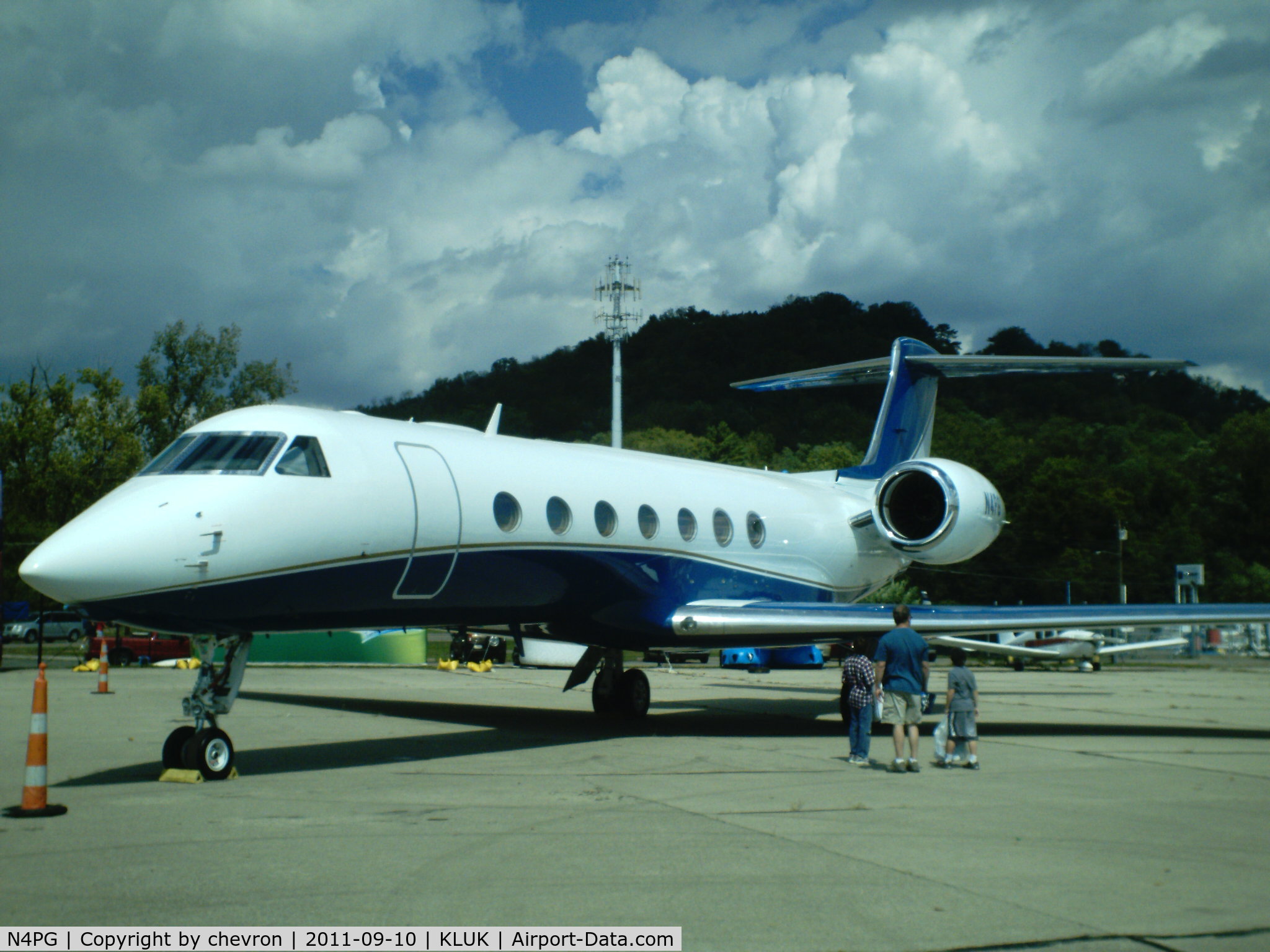 N4PG, 2008 Gulfstream Aerospace GV-SP (G550) C/N 5214, n4pg at kluk aviation days