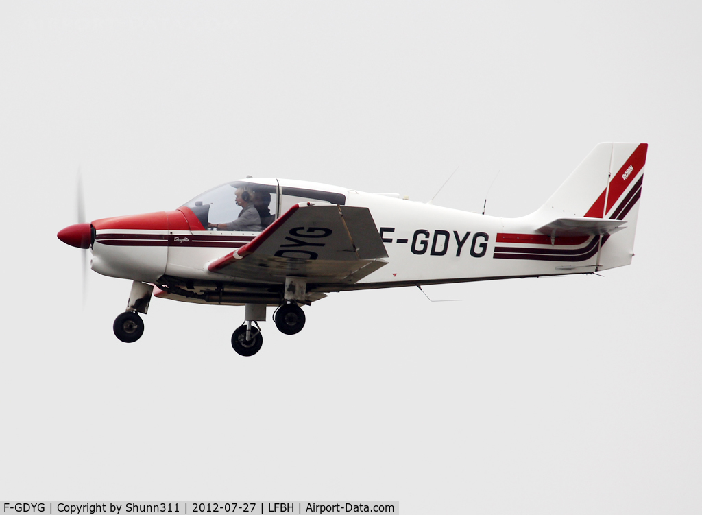 F-GDYG, Robin DR-400-120 C/N 1648, Taking off rwy 27