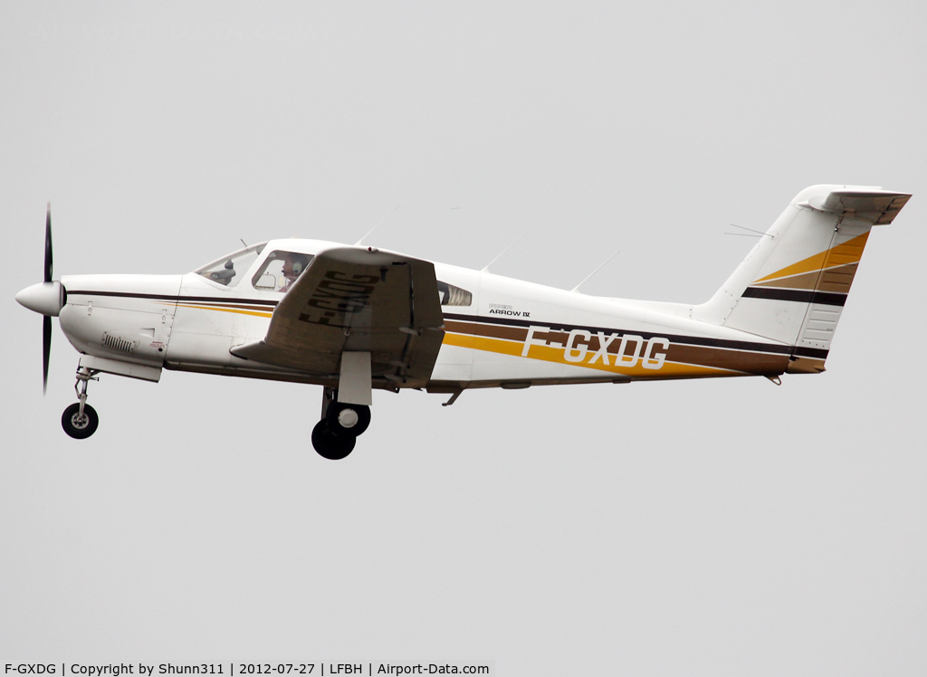 F-GXDG, Piper PA-28RT-201 Arrow IV Arrow IV C/N 28R-7918228, Taking offf rwy 27
