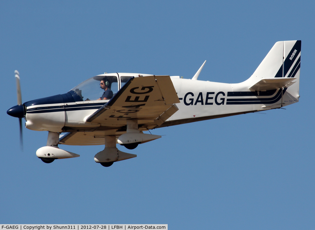 F-GAEG, Robin DR-400-140 Major C/N 1149, Landing rwy 27