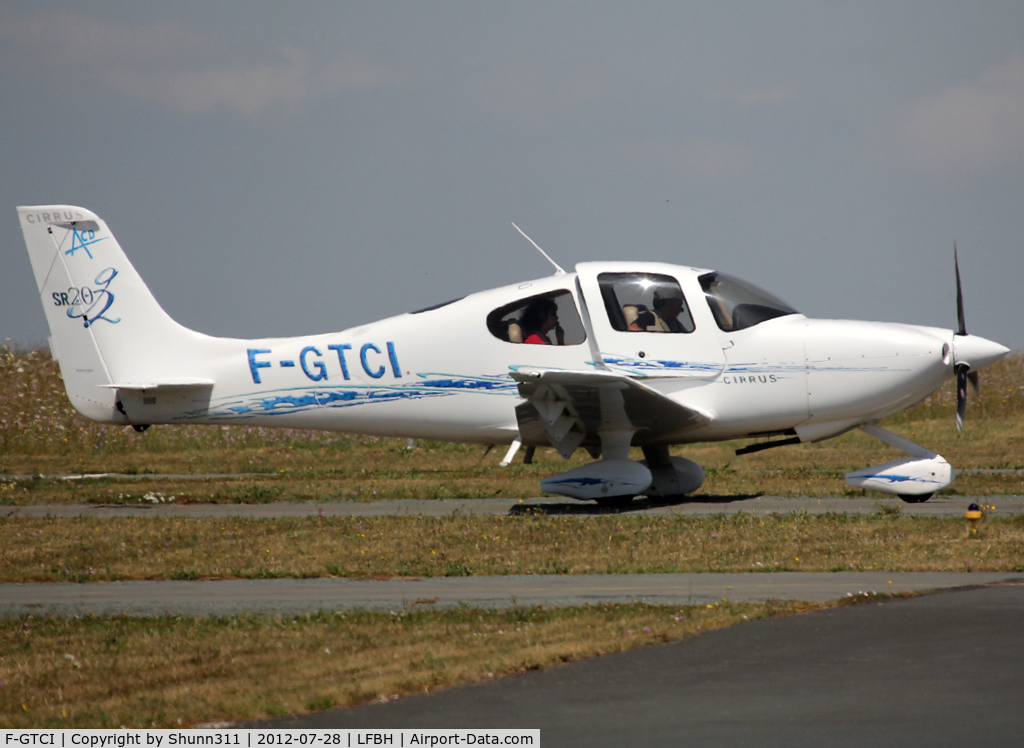 F-GTCI, 2007 Cirrus SR20 C/N 1768, Parked in the grass...