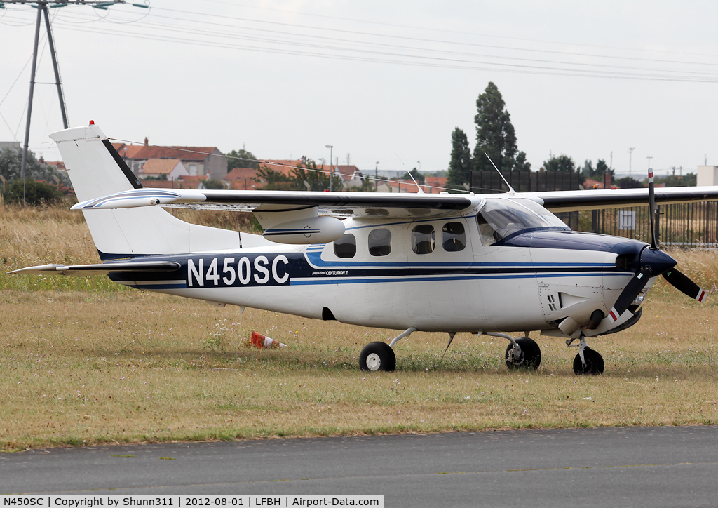 N450SC, 1979 Cessna P210N Pressurised Centurion C/N P2100294, Parked after maintenance...