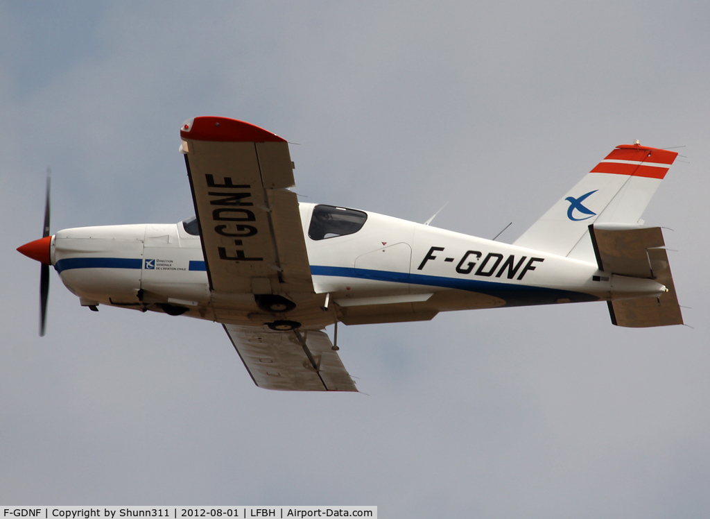 F-GDNF, Socata TB-20 C/N 344, Taking off rwy 27