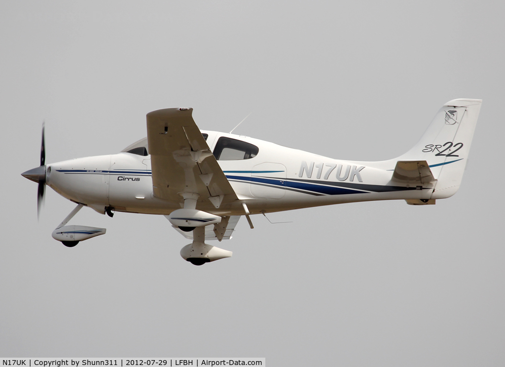 N17UK, 2002 Cirrus SR22 C/N 200, Taking off rwy 27
