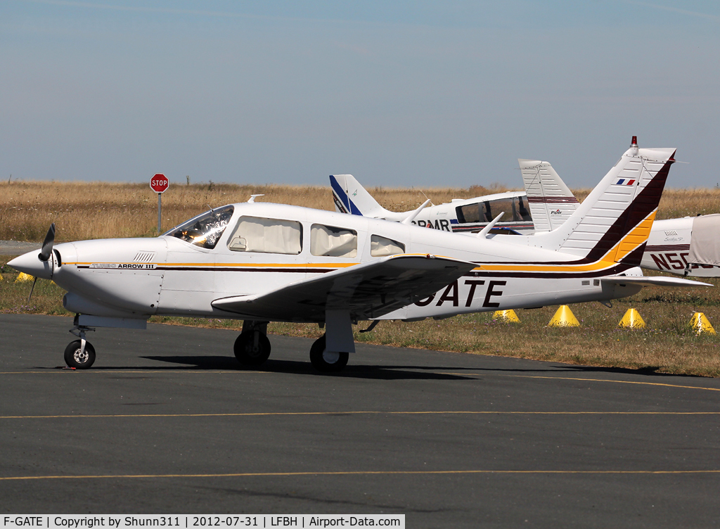 F-GATE, Piper PA-28R-201T Cherokee Arrow III C/N 28R-7803039, Parked at the Airclub...