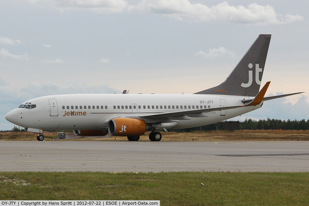 OY-JTY, 2001 Boeing 737-7Q8 C/N 30727, Just arrivel from Chania as JTG748