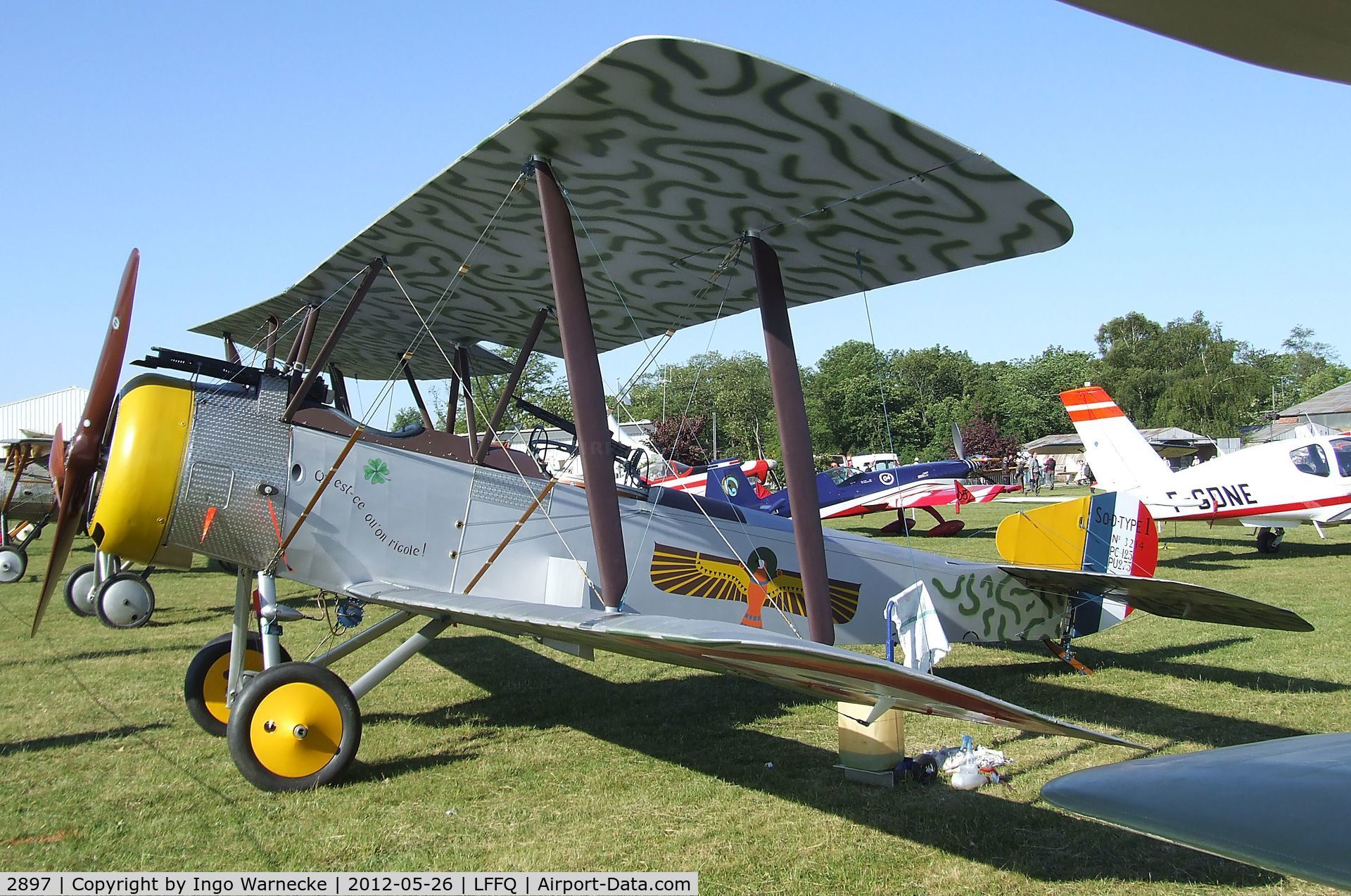 2897, 1917 Sopwith 1½ Strutter 1B2 C/N 2897, Sopwith 1 1/2 Strutter 1B2 at the Meeting Aerien 2012, La-Ferte-Alais