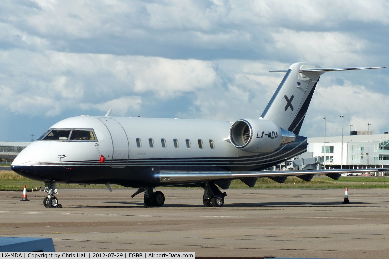 LX-MDA, 2005 Bombardier Challenger 604 (CL-600-2B16) C/N 5616, Luxaviation