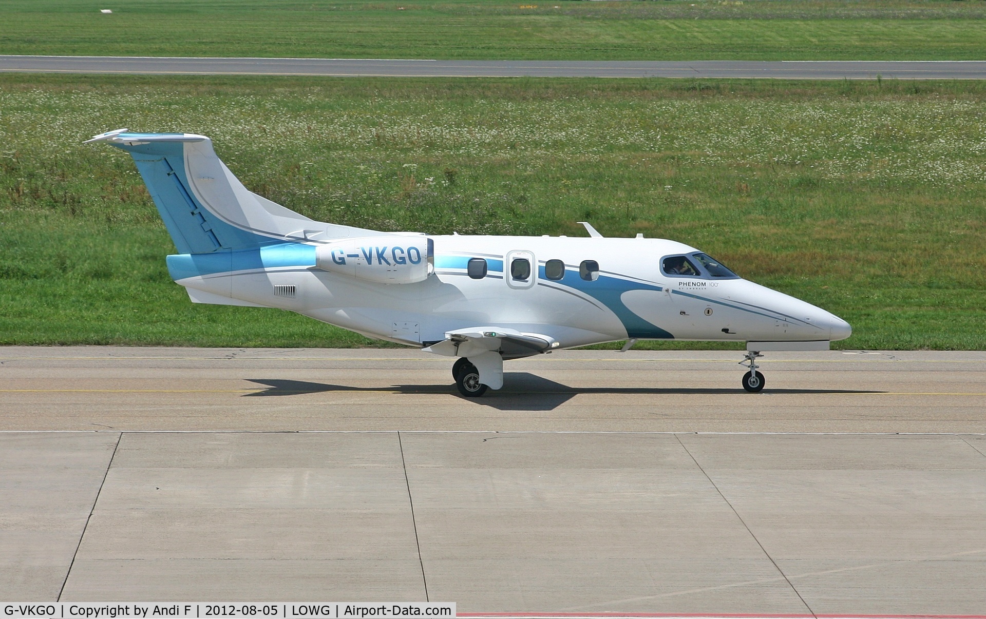 G-VKGO, 2010 Embraer EMB-500 Phenom 100 C/N 50000145, Embraer EMB-500 Phenom 100