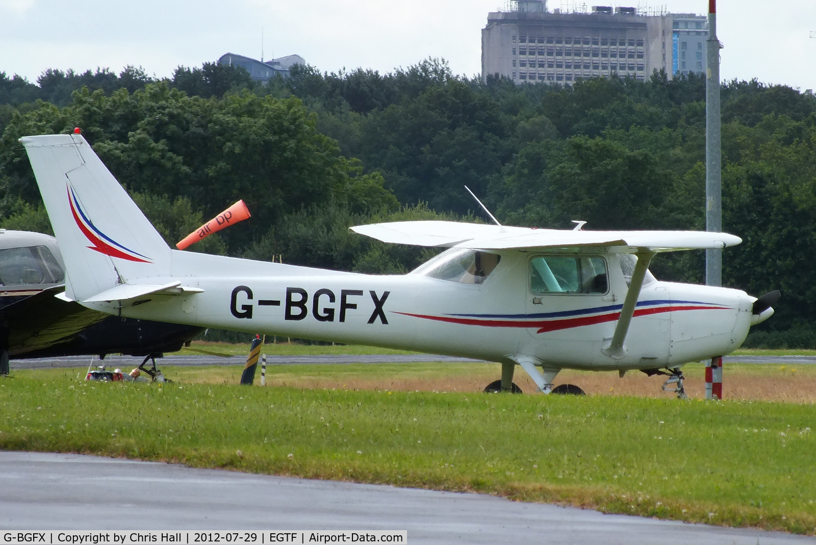 G-BGFX, 1978 Reims F152 C/N 1555, Redhill Air Services Ltd