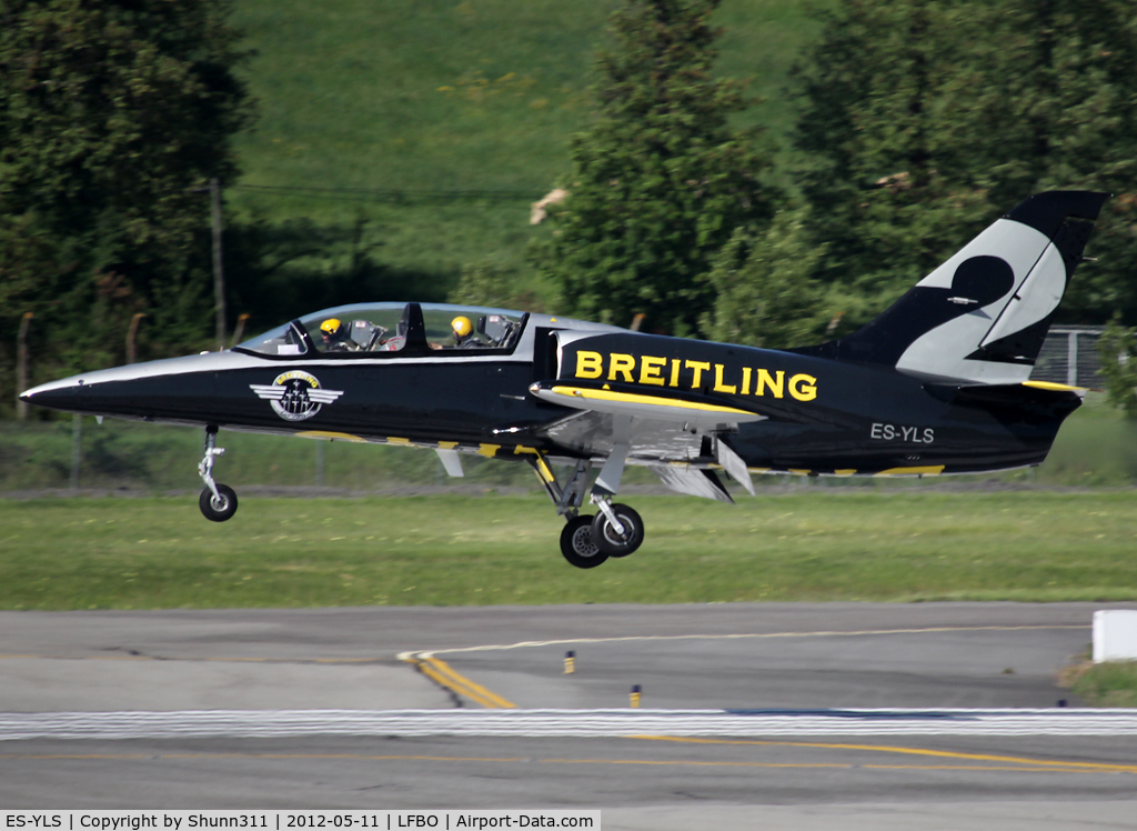 ES-YLS, Aero L-39 Albatros C/N 691881, Landing rwy 14R