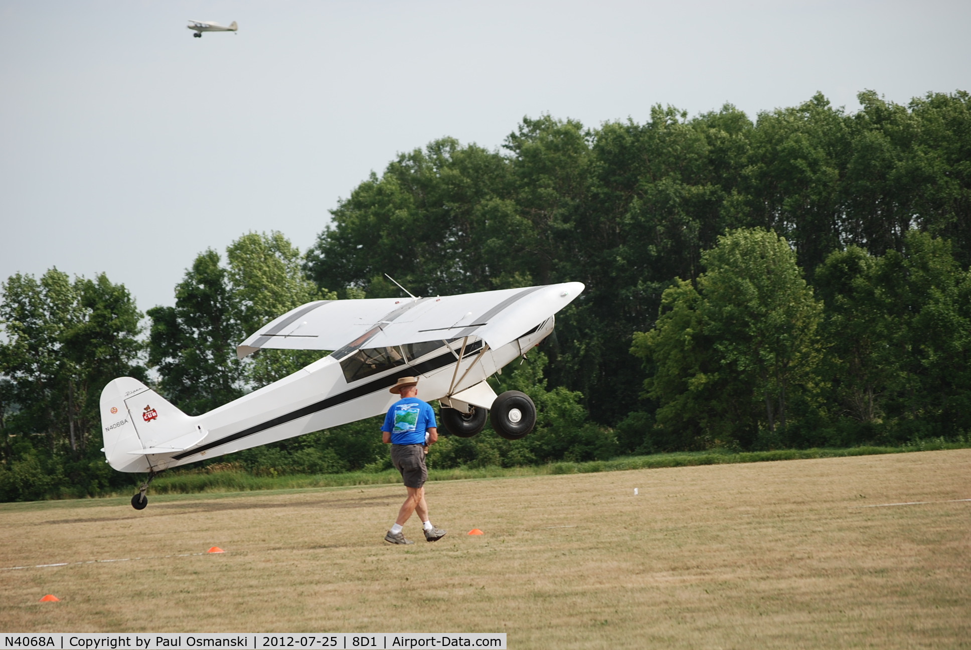 N4068A, 1952 Piper L-18C Super Cub C/N 18-2121, During the take off competition at New Holstein 2012