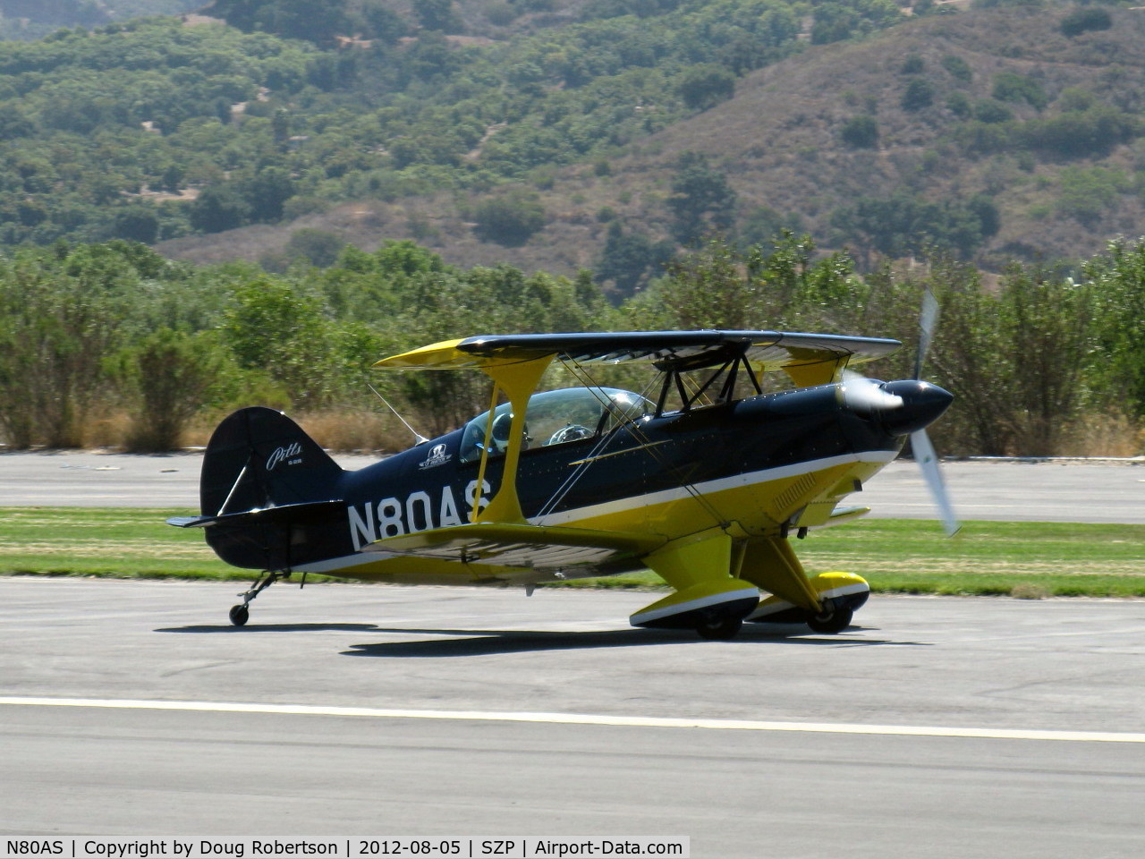 N80AS, 1992 Pitts S-2B Special C/N 5244, 1992 Pitts Aerobatics S-2B, advanced aerobatics trainer of CP Aviation, Lycoming AEIO-540, landing roll Rwy 22