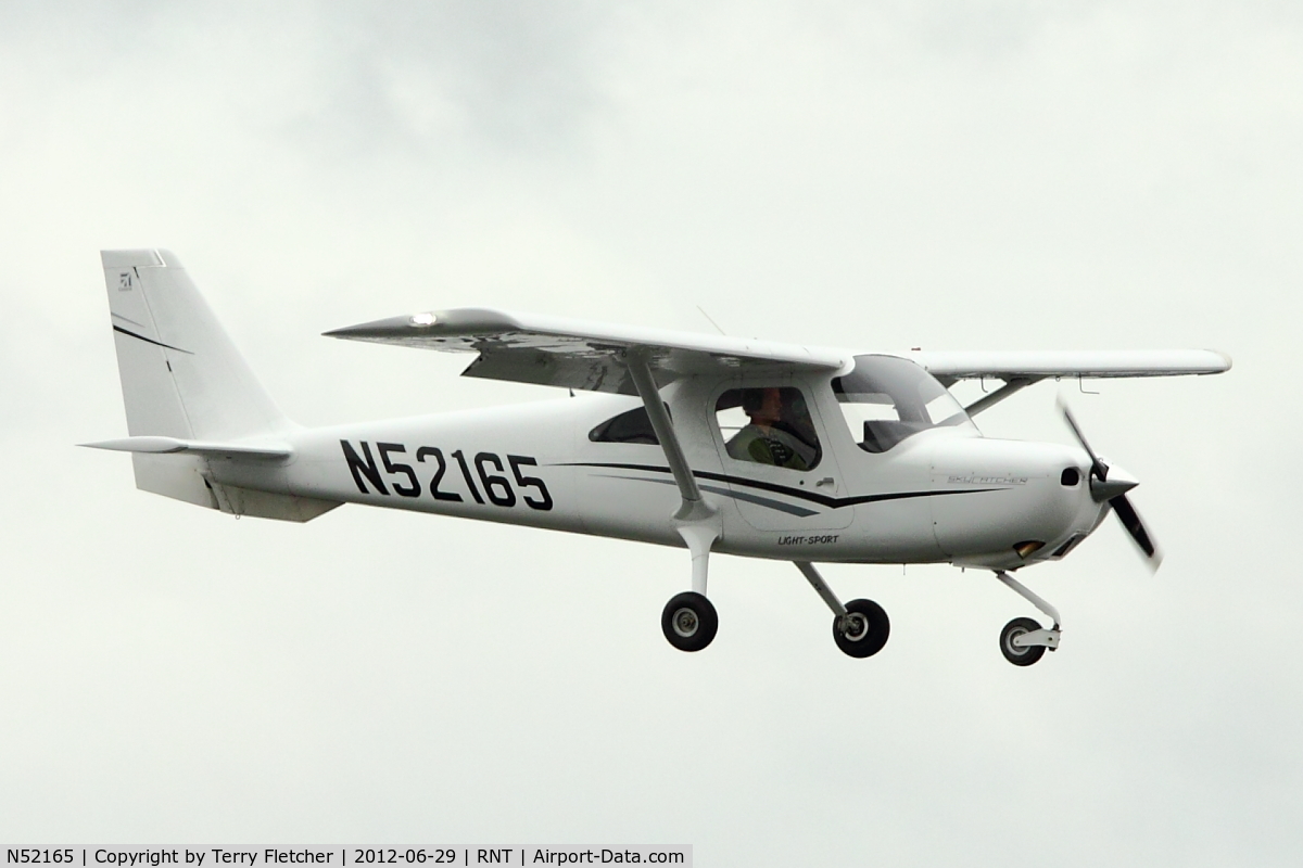 N52165, Cessna 162 Skycatcher C/N 16200048, Cessna 162, c/n: 16200048