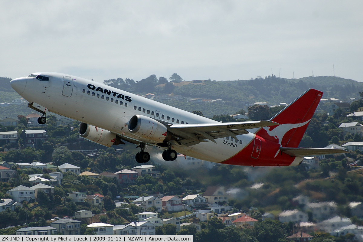 ZK-JND, 1989 Boeing 737-376 C/N 24297, At Wellington