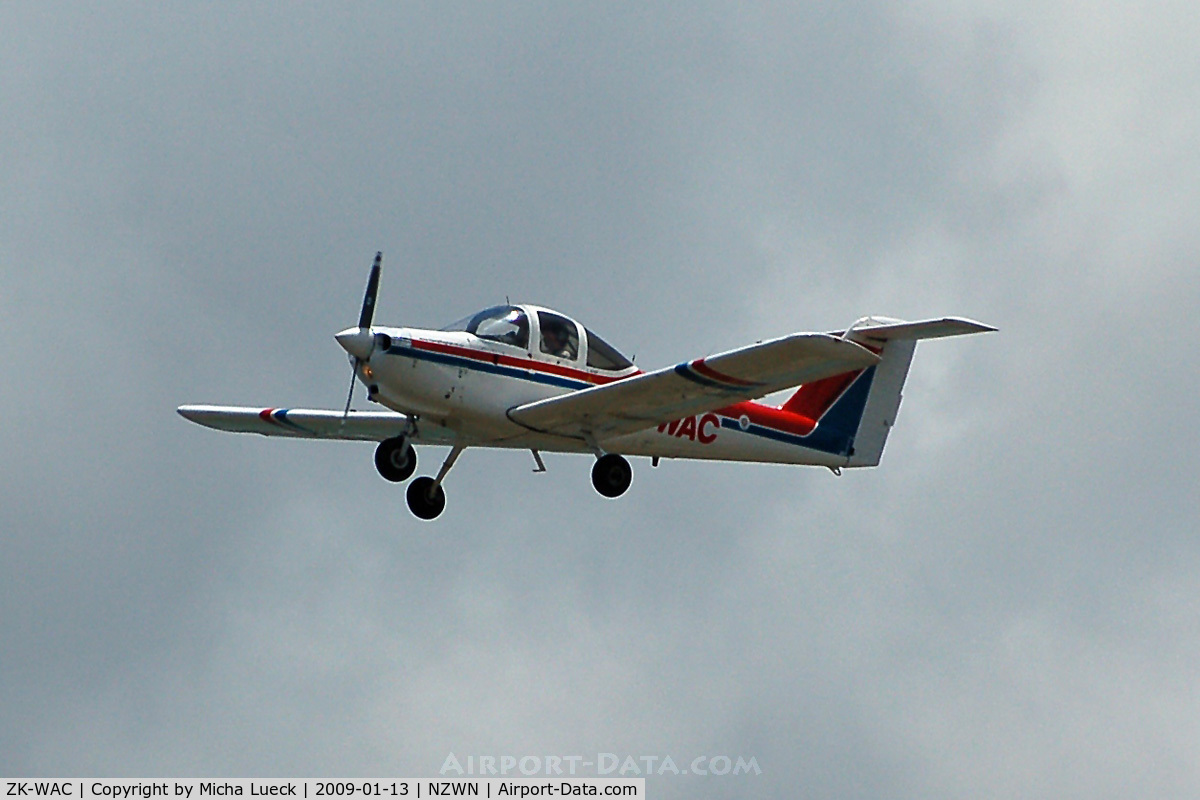 ZK-WAC, Piper PA-38-112 Tomahawk Tomahawk C/N 38-82A0086, At Wellington