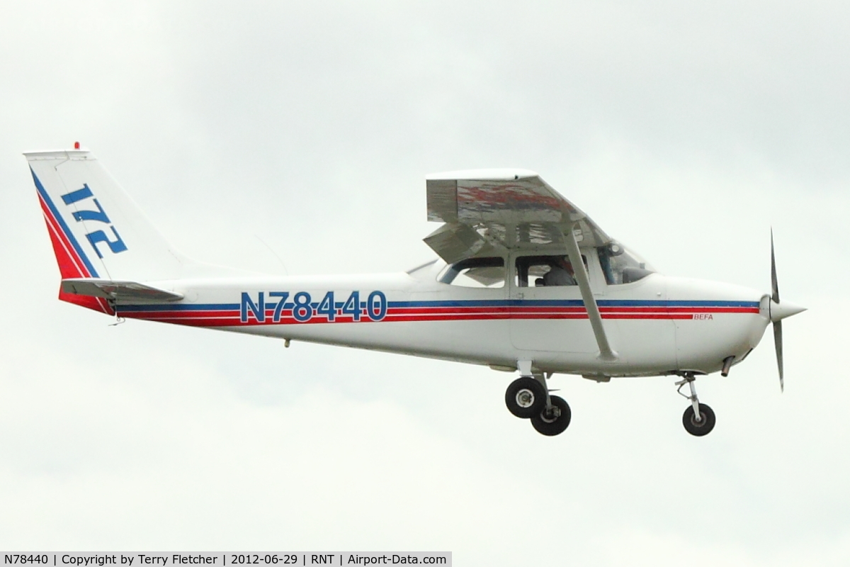 N78440, 1968 Cessna 172K Skyhawk C/N 17257618, 1968 Cessna 172K, c/n: 17257618 at Renton