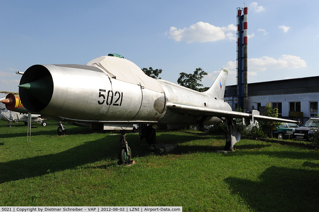5021, Mikoyan-Gurevich MiG-21UM C/N 516905021, Mig 21
