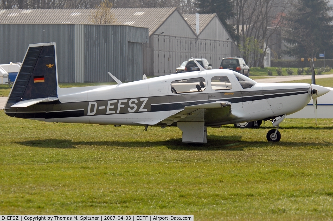 D-EFSZ, Mooney M20T C/N 25-0467, parked at QFB airfield.