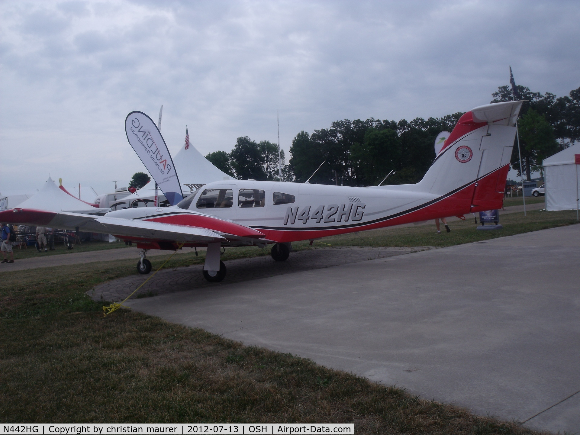 N442HG, 2001 Piper PA-44-180 Seminole C/N 4496056, at the piper dealer