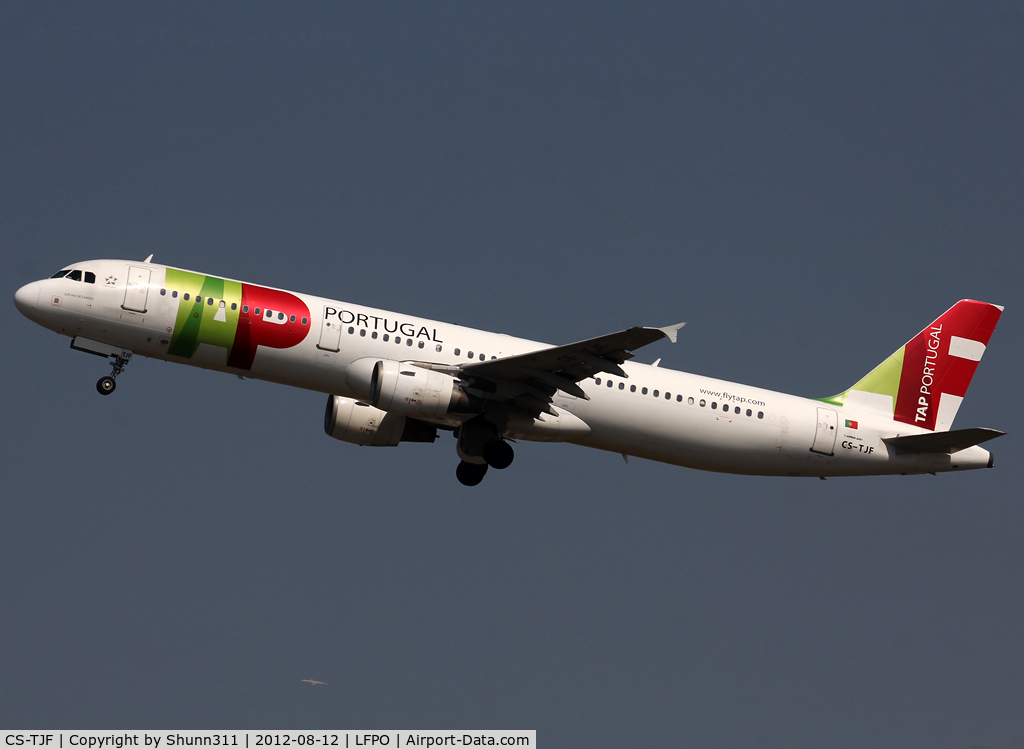CS-TJF, 2000 Airbus A321-211 C/N 1399, Taking off from rwy 24