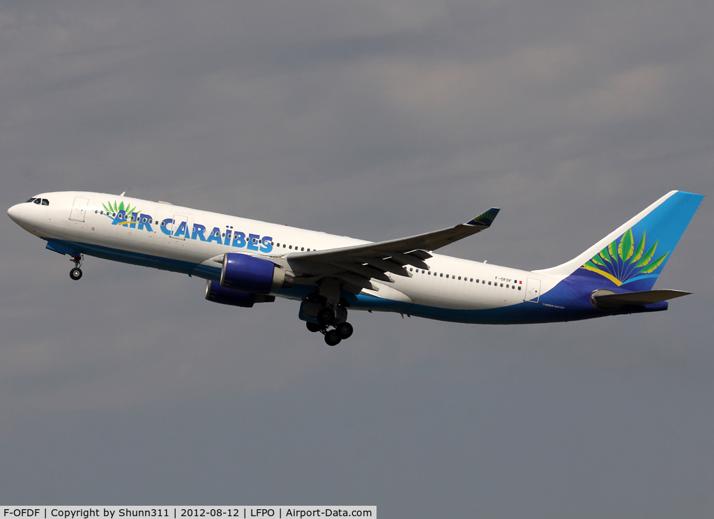F-OFDF, 1999 Airbus A330-223 C/N 253, Taking off from rwy 24