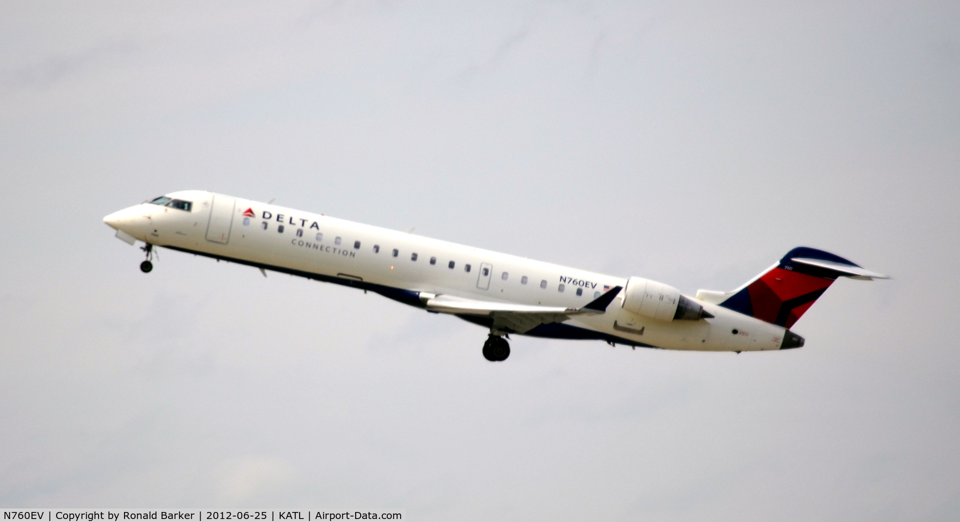 N760EV, 2005 Bombardier CRJ-701ER (CL-600-2C10) Regional Jet C/N 10212, Takeoff ATL