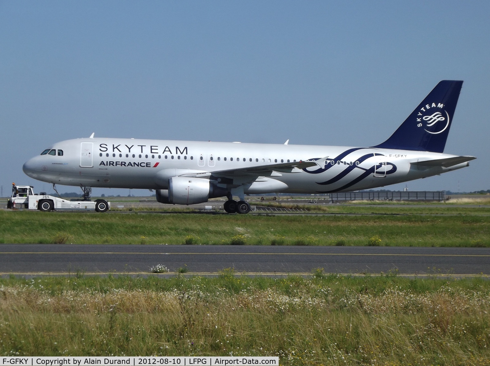 F-GFKY, 1991 Airbus A320-211 C/N 0285, Leased to Vietnam Airlines from 1994 until 1996, veteran Kilo-Yankee gained an appointement as a permanant Skyteam ambassador in July 2012.