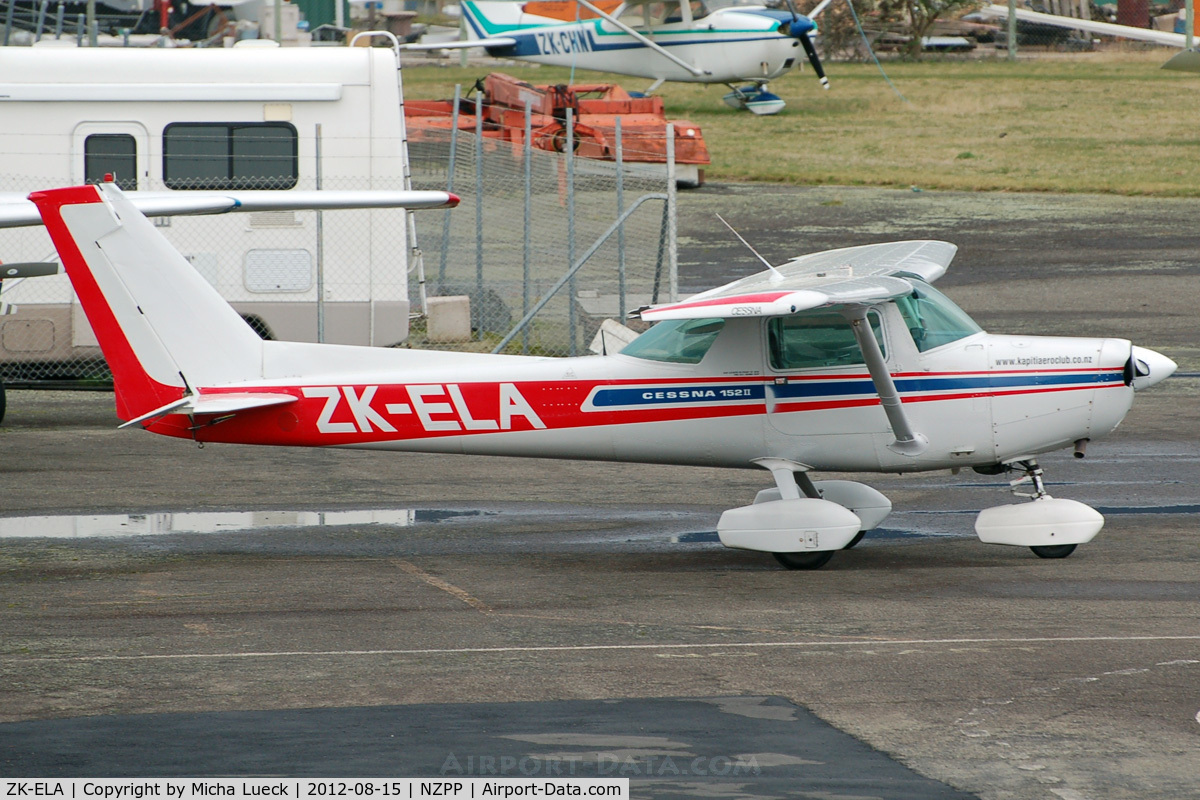 ZK-ELA, Cessna 152 C/N 15281204, At Paraparaumu