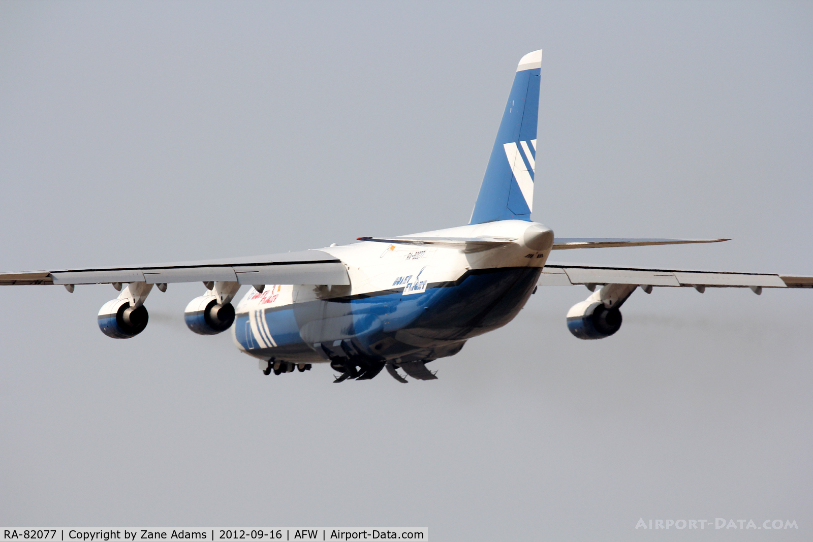 RA-82077, 1995 Antonov An-124-100 Ruslan C/N 9773054459151/0709, AN-124 departing Alliance Airport