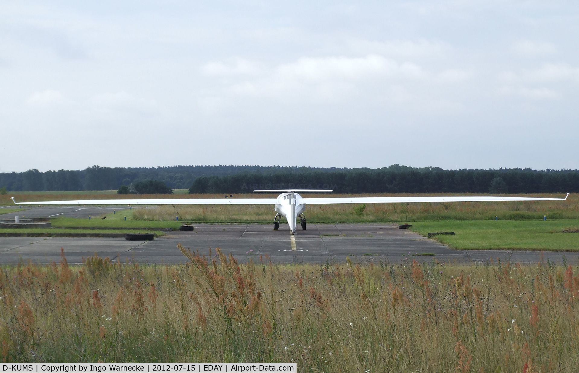 D-KUMS, Stemme S10 C/N Not found D-KUMS, Stemme S-10 at Strausberg airfield