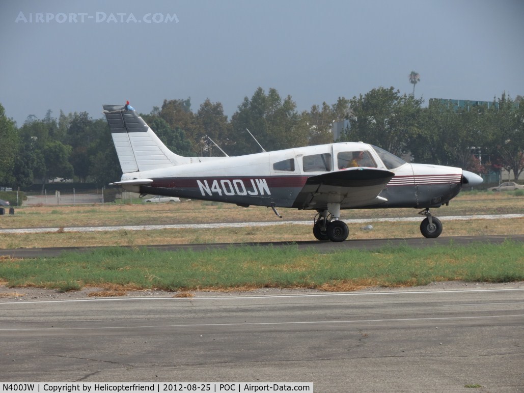 N400JW, 1974 Piper PA-28-180 C/N 28-7405276, Taxiing to runway 26L
