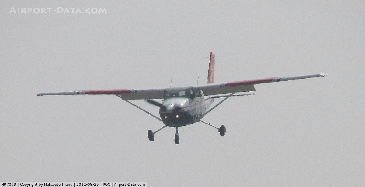 N97099, 1979 Cessna 182Q Skylane C/N 18266978, On high final for 26L