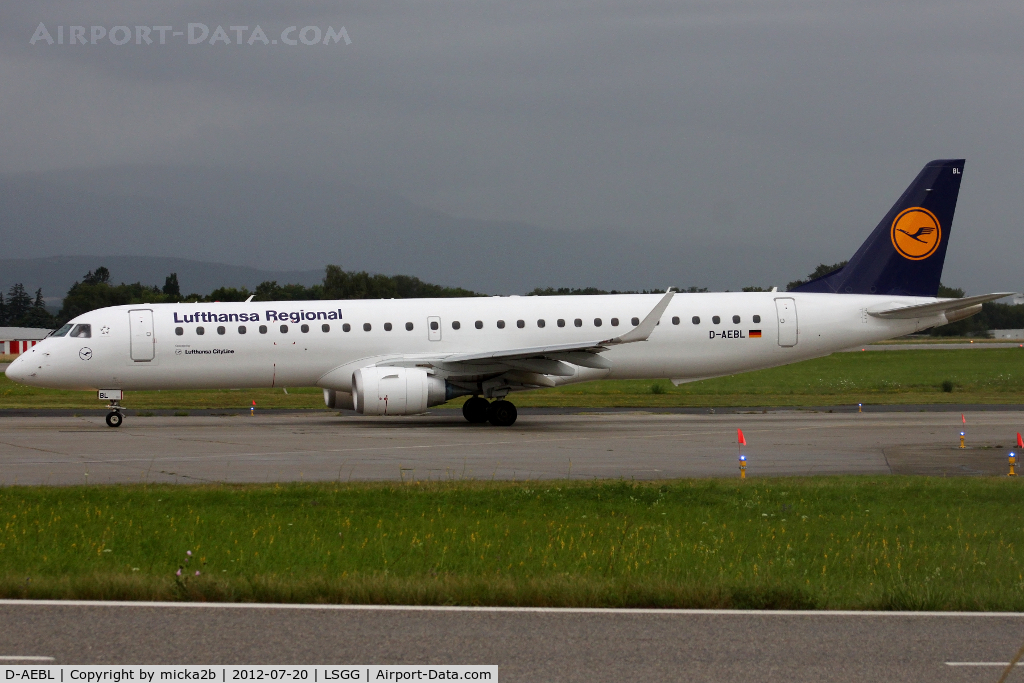 D-AEBL, 2012 Embraer 195LR (ERJ-190-200LR) C/N 19000507, Taxiing