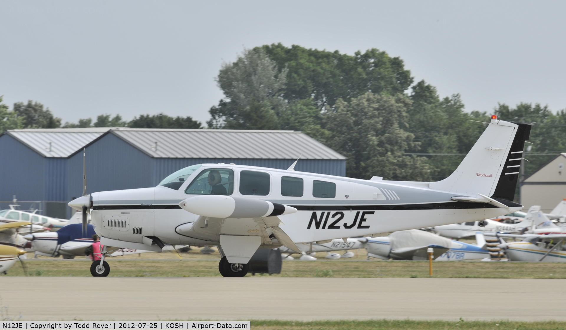 N12JE, Beech A36 Bonanza 36 C/N E-2961, Arriving at Airventure on runway 27