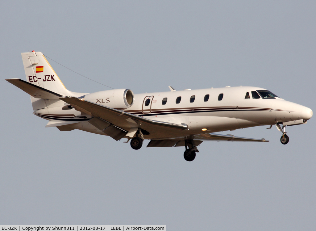 EC-JZK, 2005 Cessna 560XL Citation XLS C/N 560-5554, Landing rwy 25R